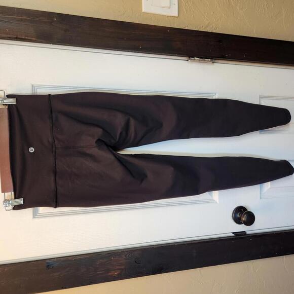 Lululemon High-Waisted Black Leggings with mesh cutouts- SIze 6 - Picture 3 of 4